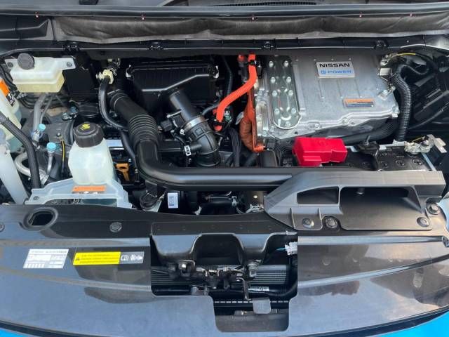 Nissan SERENA 2018-06 26584-17