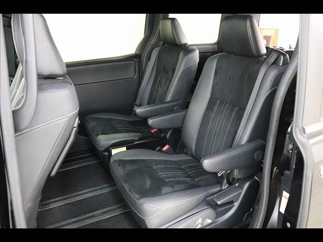 Toyota ESQUIRE 2021-03 9230-11