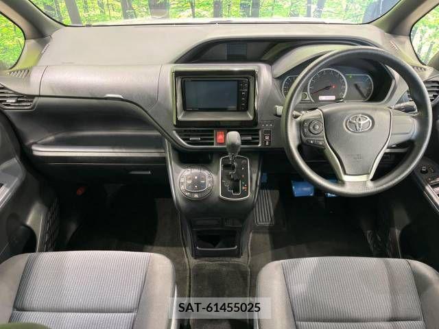 Toyota VOXY 2016-03 289226-1