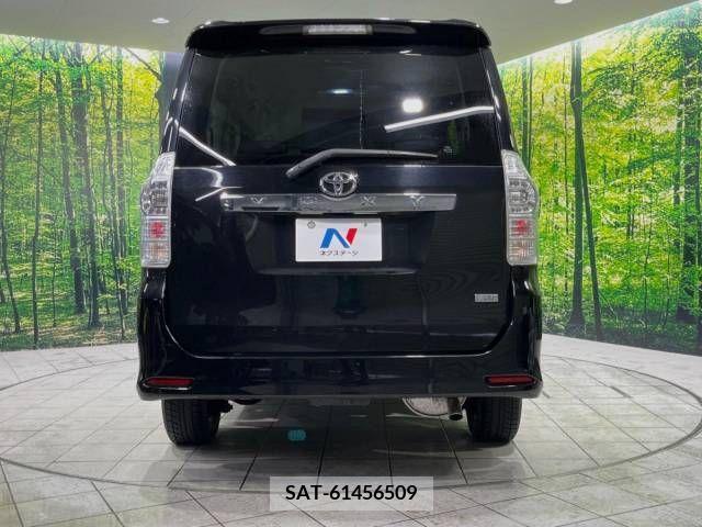 Toyota VOXY 2012-11 223051-15