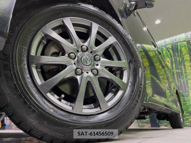 Toyota VOXY 2012-11 223051-13