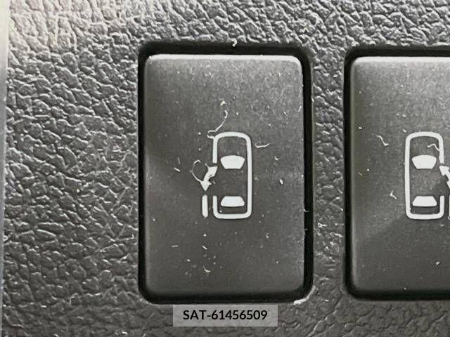 Toyota VOXY 2012-11 223051-4