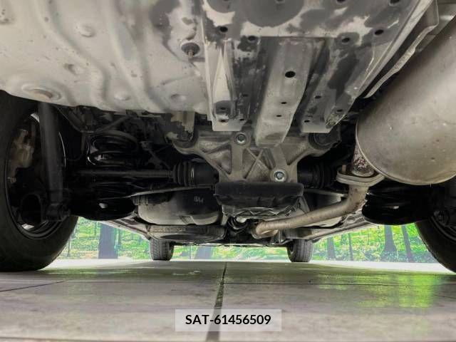 Toyota VOXY 2012-11 223051-19