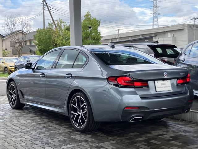 Bmw 5 SERIES 2022-11 26877-2
