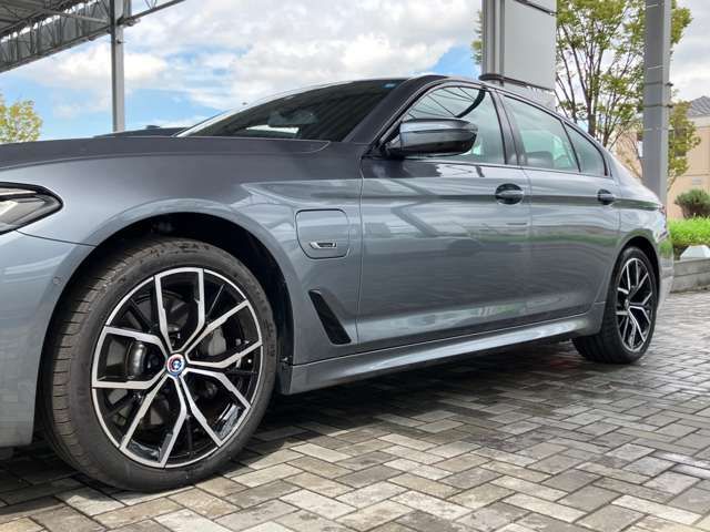 Bmw 5 SERIES 2022-11 26877-11
