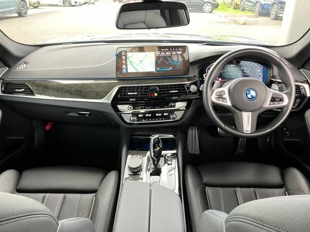 Bmw 5 SERIES 2022-11 26877-1