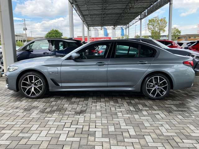 Bmw 5 SERIES 2022-11 26877-7