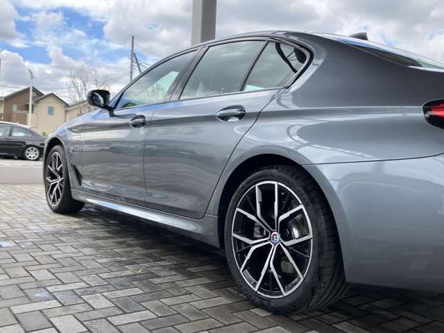Bmw 5 SERIES 2022-11 26877-13