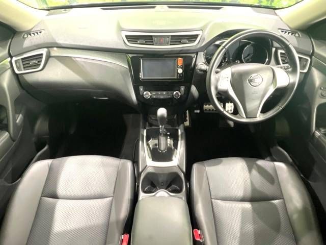 Nissan X-TRAIL 2015-11 22557-1