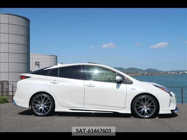 Toyota PRIUS 2016-09 282247-6