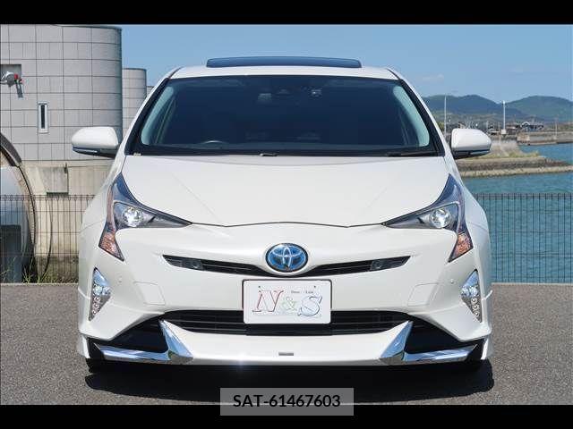 Toyota PRIUS 2016-09 282247-1