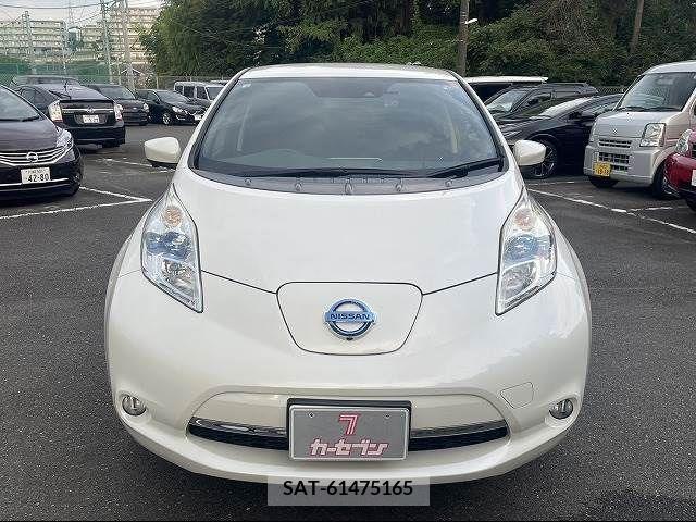 Nissan LEAF 2016-09 352217-13