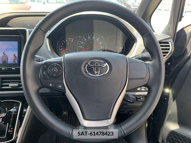 Toyota VOXY 2021-02 321686-2