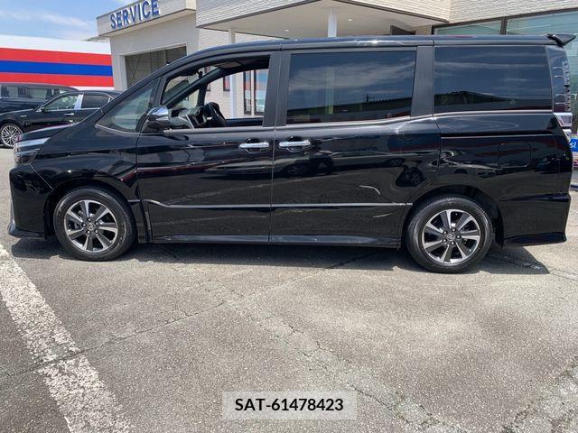 Toyota VOXY 2021-02 321686-19