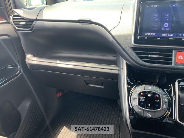 Toyota VOXY 2021-02 321686-9