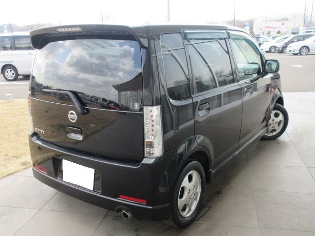 Nissan OTTI 2012-02 979-1