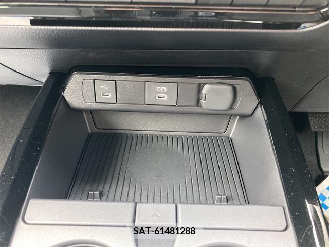Toyota PRIUS 2023-11 214228-16