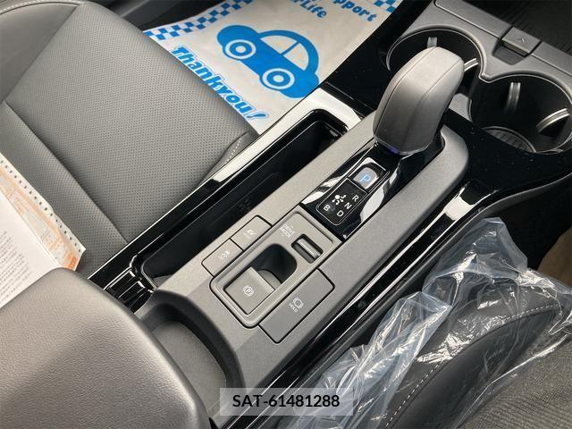 Toyota PRIUS 2023-11 214228-17