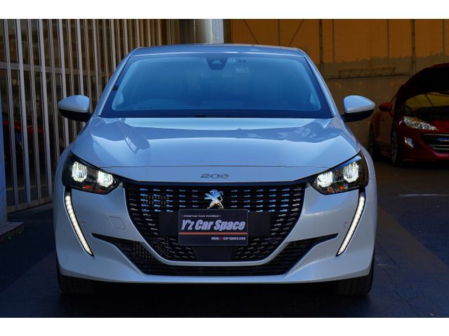 Peugeot 208 2020-11 12033-12