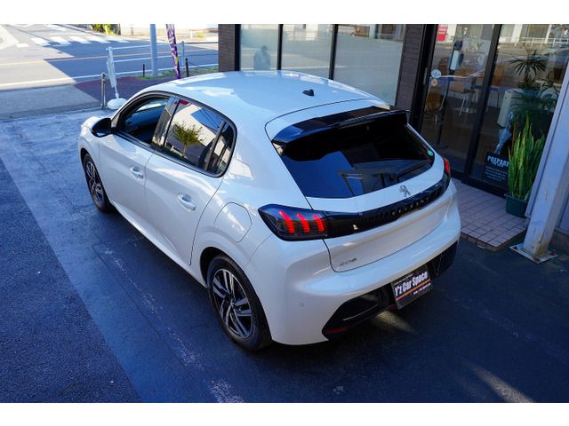 Peugeot 208 2020-11 12033-11