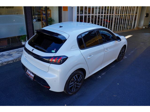 Peugeot 208 2020-11 12033-10