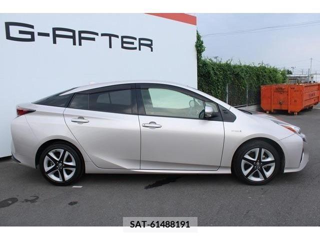 Toyota PRIUS 2016-08 322337-6