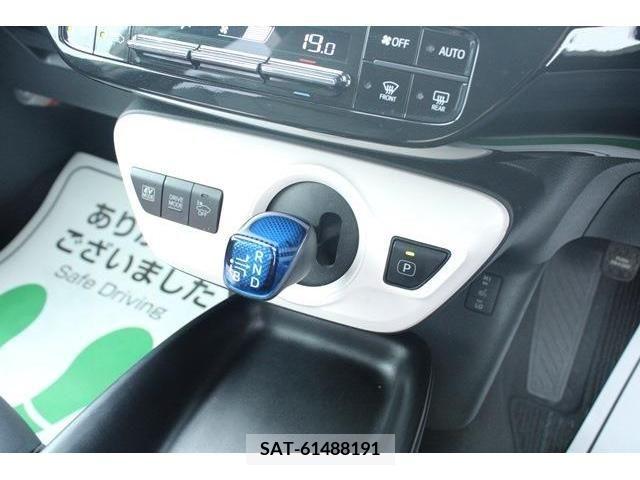 Toyota PRIUS 2016-08 322337-4