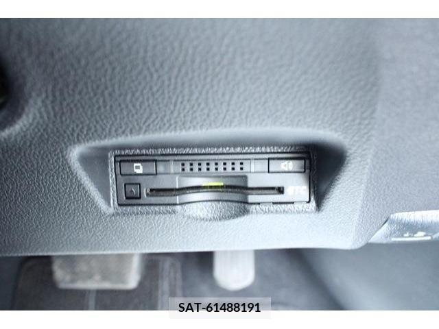 Toyota PRIUS 2016-08 322337-3
