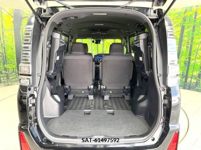 Toyota VOXY 2019-05 321621-11