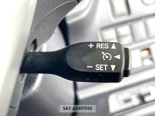Toyota VOXY 2019-05 321621-4