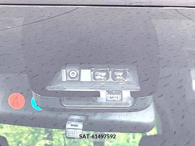 Toyota VOXY 2019-05 321621-3