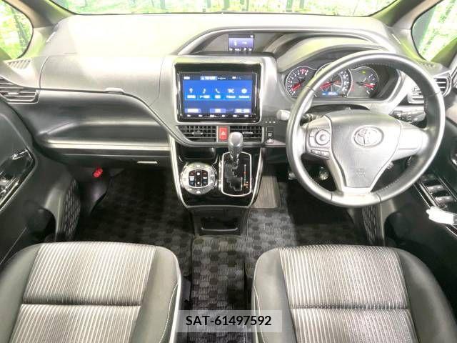 Toyota VOXY 2019-05 321621-1