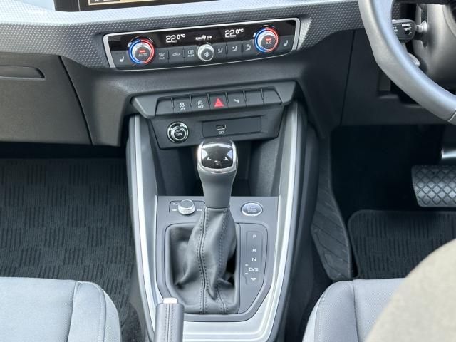 Audi A1 2020-10 7017-15