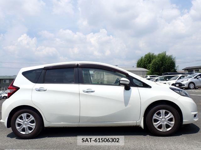Nissan NOTE 2017-08 392950-4