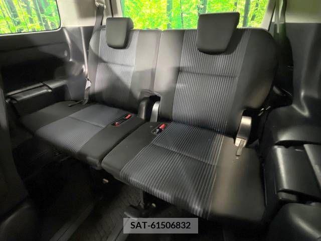 Toyota VOXY 2014-06 352268-9