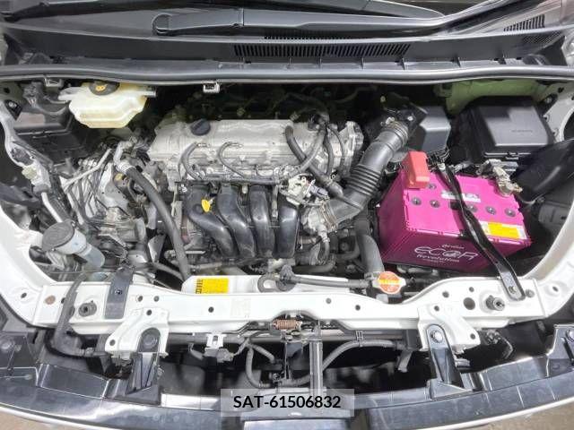 Toyota VOXY 2014-06 352268-18