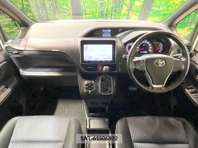 Toyota VOXY 2014-06 352268-1