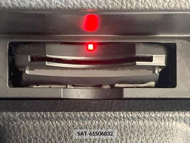 Toyota VOXY 2014-06 352268-6