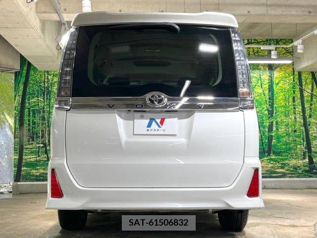 Toyota VOXY 2014-06 352268-15