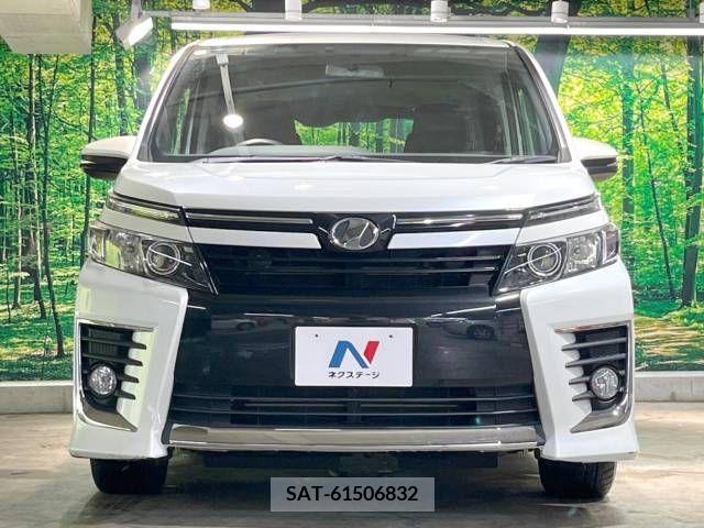 Toyota VOXY 2014-06 352268-14