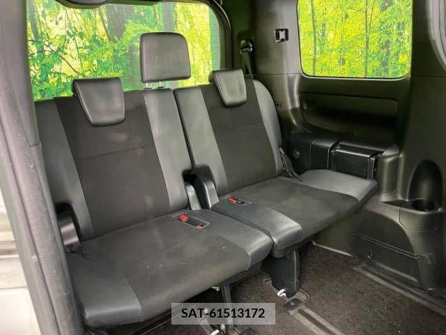 Toyota NOAH 2019-03 213329-10