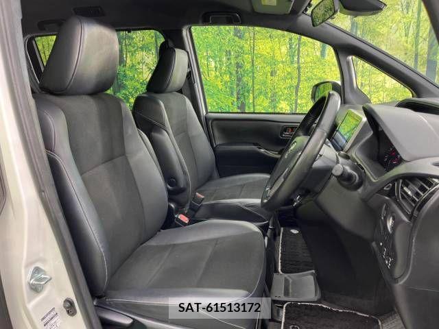 Toyota NOAH 2019-03 213329-8