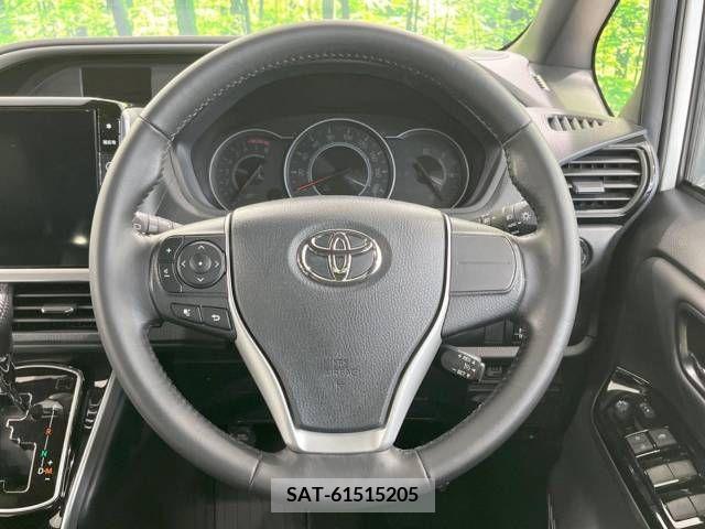 Toyota VOXY 2021-06 332496-12