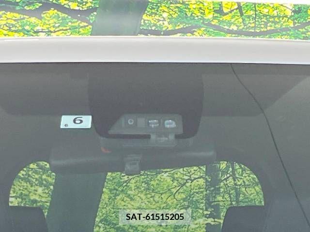 Toyota VOXY 2021-06 332496-5