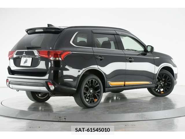 Mitsubishi OUTLANDER 2018-08 220039-1