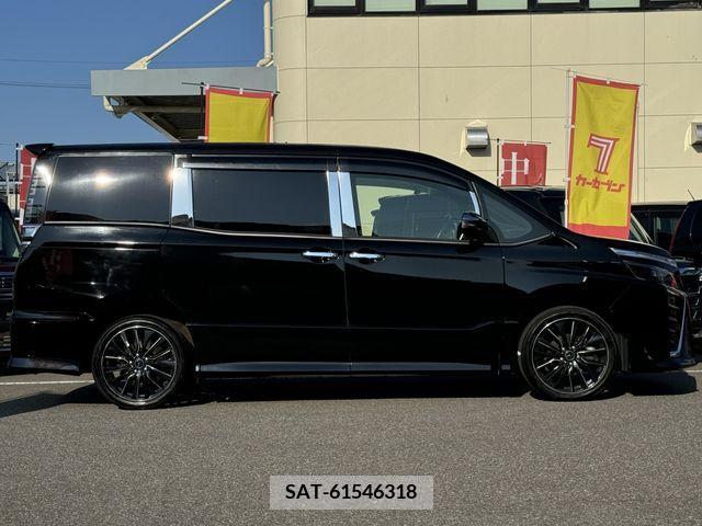 Toyota VOXY 2020-01 321693-4