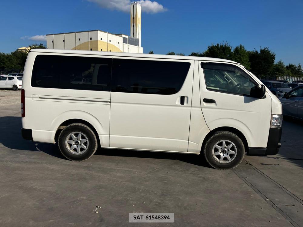 Toyota HIACE VAN 2017-08 355125-1
