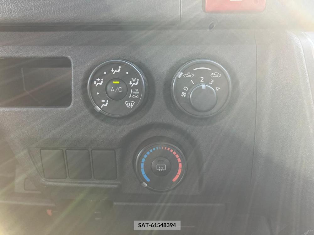 Toyota HIACE VAN 2017-08 355125-26