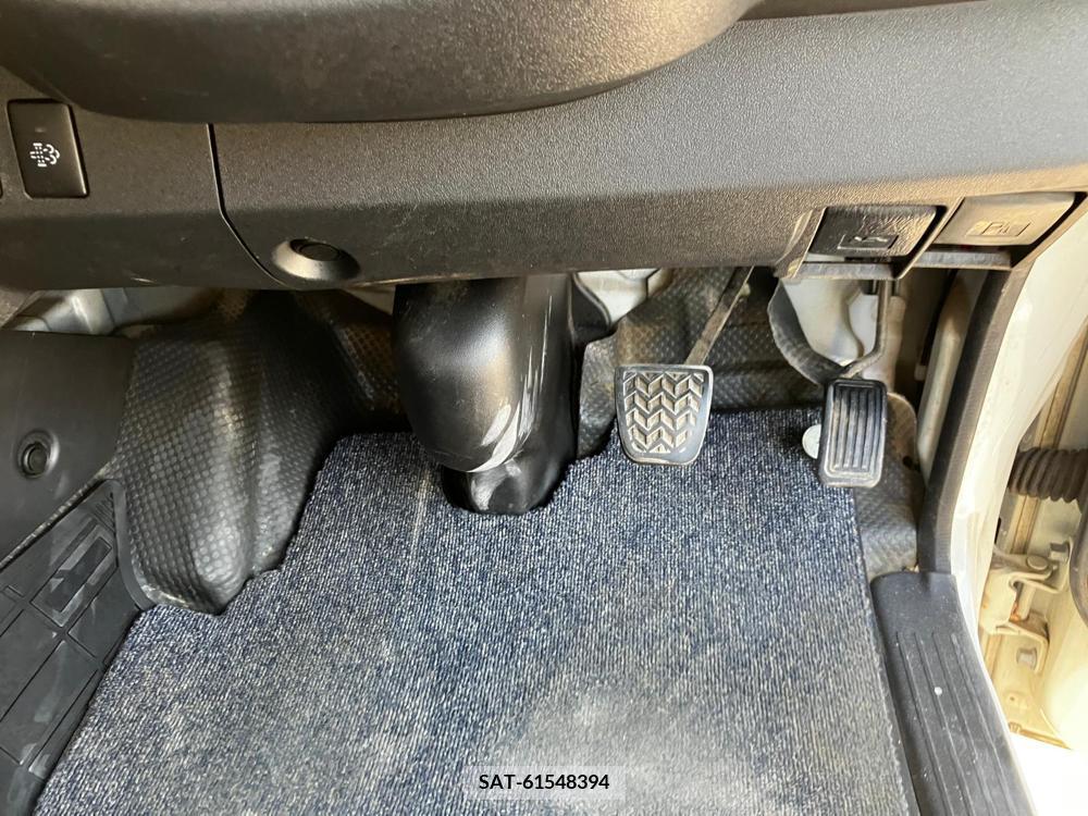 Toyota HIACE VAN 2017-08 355125-28