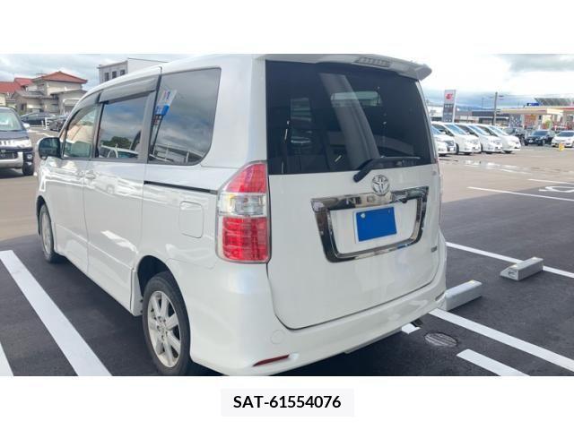 Toyota NOAH 2007-09 392855-8